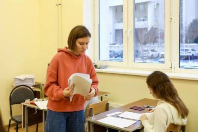 Аналитики назвали среднюю цену услуг репетитора в Волгограде