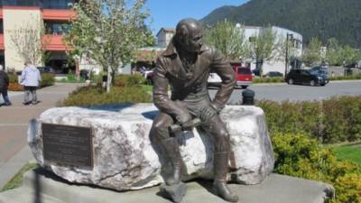 На Аляске начали перенос памятника правителю русских поселений в Америке