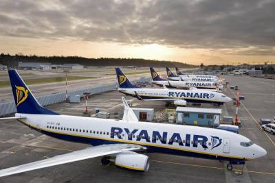 Ryanair отменил штраф за перебронирование билетов до конца осени, но с оговорками