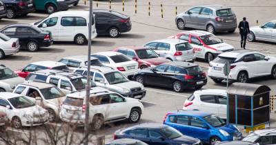 В Госдуме предложили выделять на паркингах спецместа для беременных и многодетных