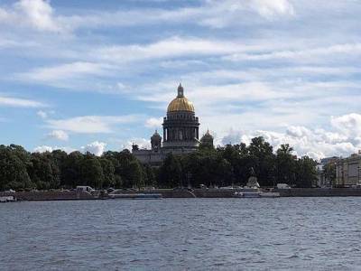 В Петербурге установилась летняя солнечная погода