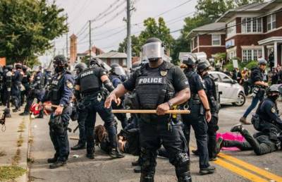 Два полицейских получили огнестрельные ранения во время протестов в Луисвилле