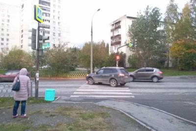 В Екатеринбурге сбили ребенка, который шел с мамой на зеленый сигнал