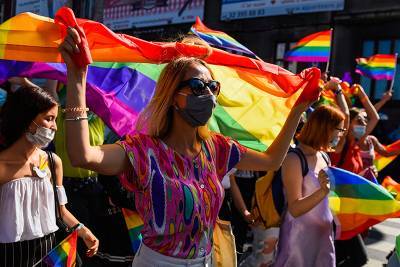 "Зон, свободных от ЛГБТ" нет: Польша отвергла обвинения Байдена в гомофобии
