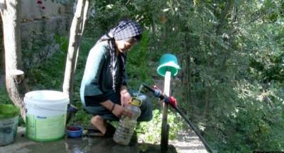 Жители многоводного Муминабада жалуются на нехватку питьевой воды