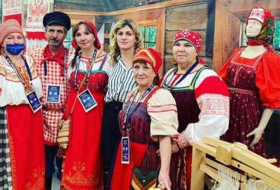 Живая нить традиций: мастера Вепсского центра фольклора представили на международной выставке в Москве образцы своего творчества