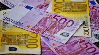 Открытие межбанка: Евро скинуло 11 копеек