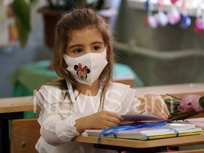 Отдельным категориям армянских школьников разрешили не носить маски