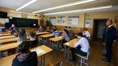Украинским школьникам на уроках истории предлагает ответить, что мешало созданию ПЦУ