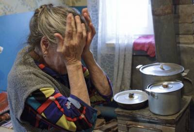 Минус 180 тысяч сбережений: В Гатчинском районе три незнакомки обчистили пенсионерку