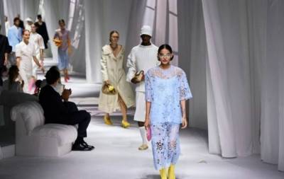 Неделя моды в Милане: Fendi выпустили коллекцию, вдохновленную карантином и пандемией (ФОТО)