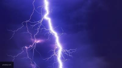 Ученые объяснили, как молния выбирает место для удара