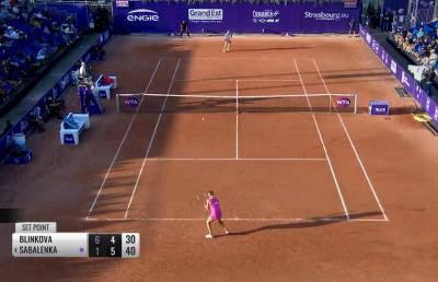 Арина Соболенко одержала победу в 1/8-й финала теннисного турнира во Франции