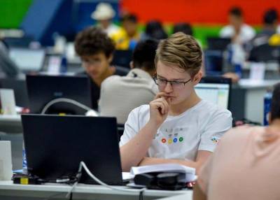 Собянин отметил успехи столичных школьников на олимпиаде по информатике