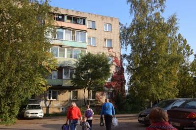 Разбитый двор на Белинского в Пскове отремонтируют до 30 октября