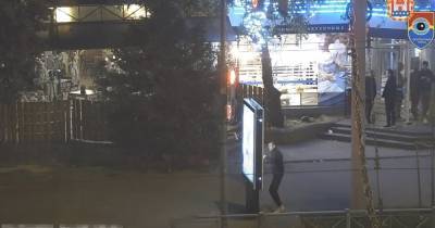 В Калининграде задержали хулигана, который разбил рекламный стенд на Ленпроспекте (видео)