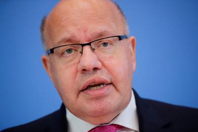 Два немецких министра за один день самоизолировались из-за коронавируса
