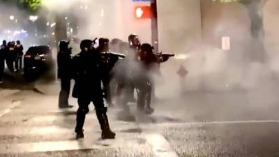 Полиция Портленда призвала протестующих разойтись - iz.ru - США - Портленд