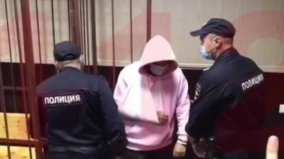Суд арестовал рэпера, врезавшегося в пешеходов в центре Москвы