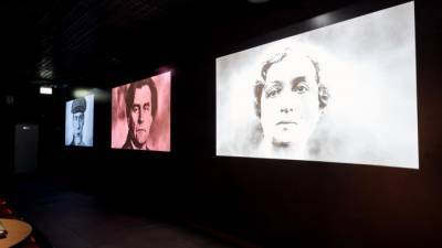 В Подземном музее «Зарядья» продолжается выставка «Авангард. Три персоны»
