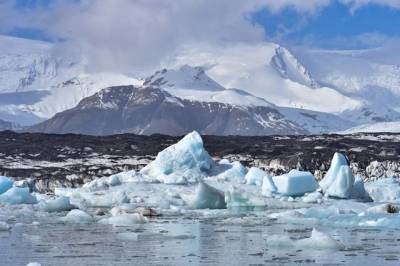 Росгидромет рассказал о таянии льдов в Арктике
