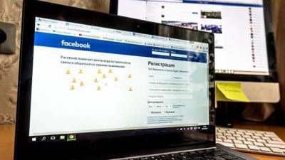Политолог Простаков: свобода слова в Facebook зависит от владельца соцсети
