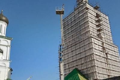 43 спасателя тушили пожар на колокольне псковского собора