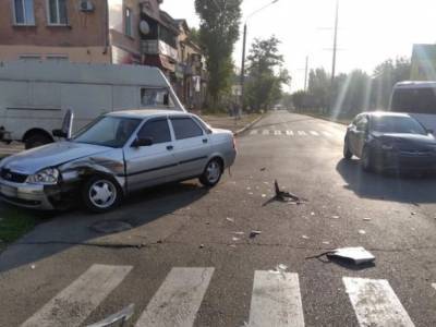 В Николаеве на дороге столкнулись Opel Astra и ВАЗ: пострадала пассажирка