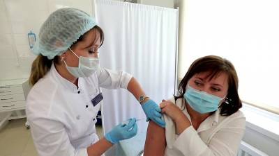 В Минздраве сообщили, что все российские регионы получили первые партии вакцины «Спутник V»