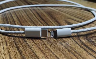 Apple наконец-то сделала кабель для iPhone, который не будет ломаться. Фото