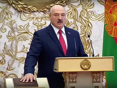 "Впервые такое вижу": шеф протокола Ельцина о тайной инаугурации Лукашенко