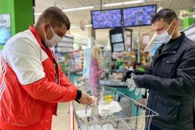 В Москве закрыли два крупных супермаркета за нарушение масочного режима