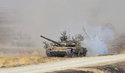 Танки Т-90А сорвали наступление условного противника под Волгоградом