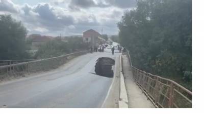 В Буйнакском районе Дагестана обрушился автомобильный мост