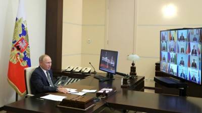 Путин призвал решить проблему аварийного жилья на Камчатке