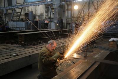 Волгоградские металлурги изготавливают пролеты моста для Центральной набережной