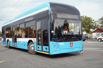 В Виннице испытали первый бесконтактный троллейбус