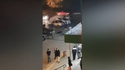 Жительница Астрахани сняла из своего окна драку со стрельбой
