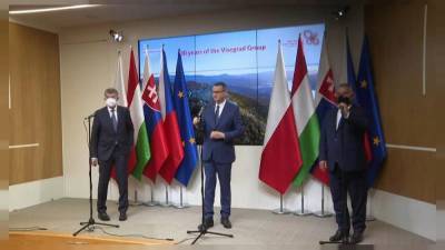 Лидеры Восточной Европы требуют: "Стоп мигрантам"