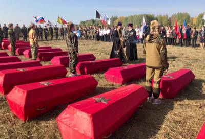 На братском кладбище в Тосненском районе захоронили останки 203 воинов Волховского фронта