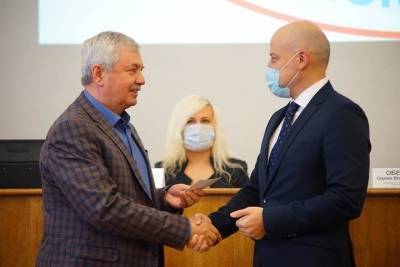 Депутаты Законодательного собрания Челябинской области получили удостоверения