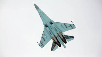 Су-27 поднимался в воздух для перехвата бомбардировщика США