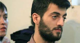 Азербайджанский журналист оштрафован после освещения протестной акции
