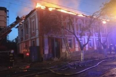 В Харькове горел столетний жилой дом: спасатели сообщили о двух погибших