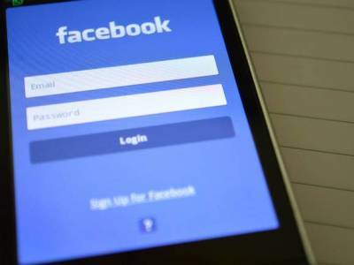Facebook удалил в социальных сетях три группы аккаунтов, связанных с РФ
