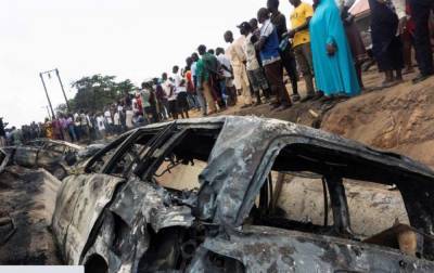 В результате взрыва бензовоза в Нигерии погибли 28 человек