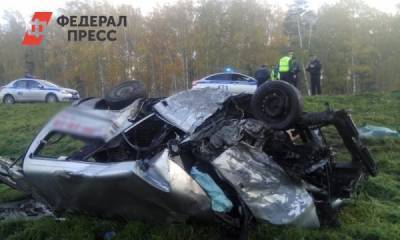 Под Томском в аварии с фурой погибли пассажиры легковушки