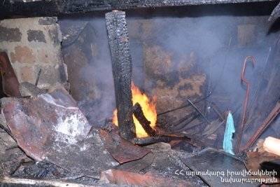 Крупный пожар в селе Птхунк: Сгорели десять квартир