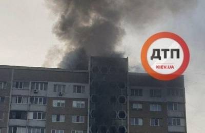 В столице произошел сильный пожар в многоэтажке (ФОТО)