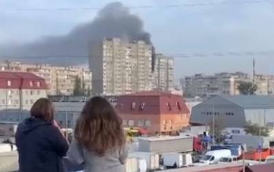 В Киеве горит очередной многоэтажный жилой дом